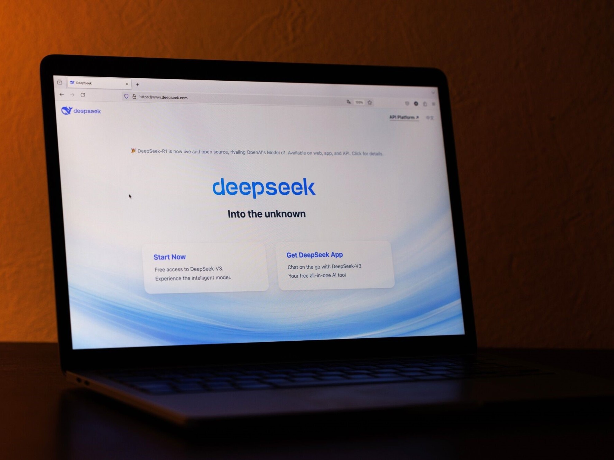 ¿Qué es DeepSeek, de dónde viene y por qué está poniendo en problemas a ChatGPT?